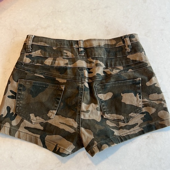 Camo high rise jean shorts. - Picture 3 of 4